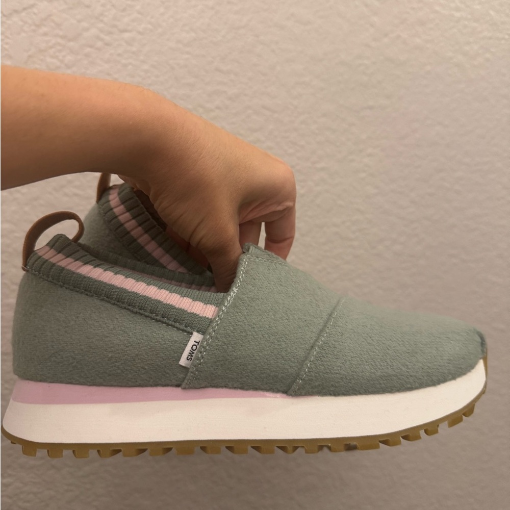 Toms Women's Slip-On Flats - Green and Pink